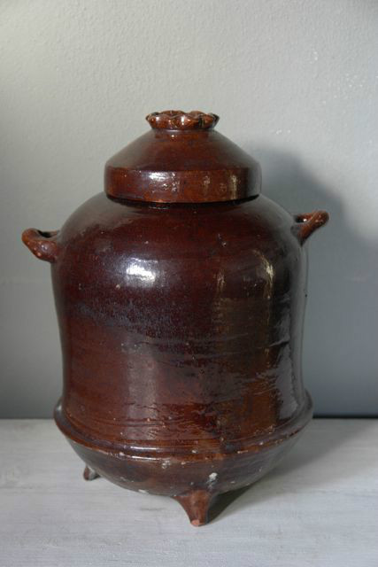 19E EEUWSE FRIESE DOOFPOT. H.35CM 20CM DOORSNEE