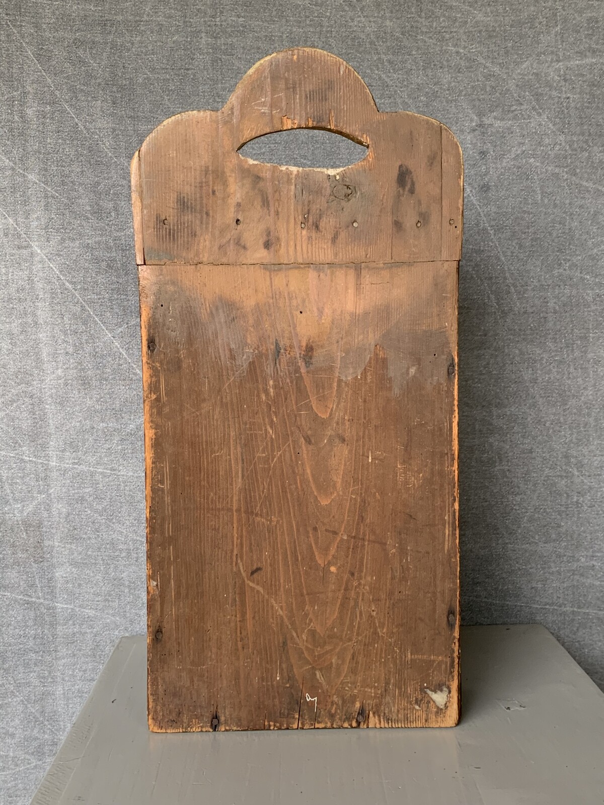 HOUTEN GRENEN SCHOOLTAS MET DECOR VAN EEN MOLEN  H 48CM B 23CM D 10CM